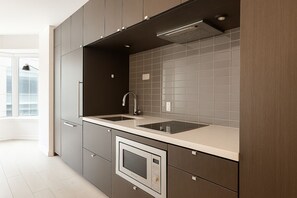 Micro-ondes, plaque de cuisson, lave-vaisselle