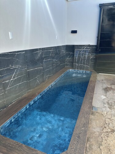 Excellent house with swimming pool and two bedrooms, close to the airport and bus station