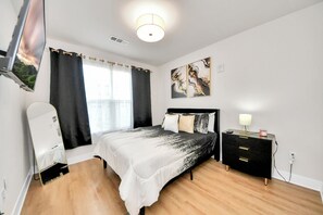 1 chambre, fer et planche à repasser, Wi-Fi gratuit, draps fournis