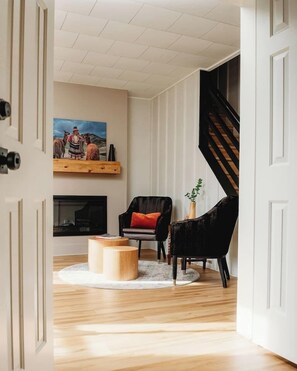 Interior - 30 ppl - Alpaca Ranch - Downtown Wisconsin Dells (Wisconsin Dells)