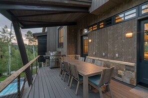 Outdoor dining - Vischer - Mountain Oasis - Luxury Ski in and out (Mountain Village)