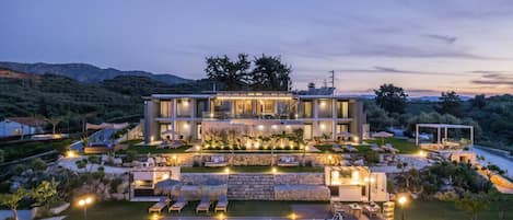 Piscine extérieure, piscine chauffée