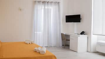 In-room safe, soundproofing, free WiFi