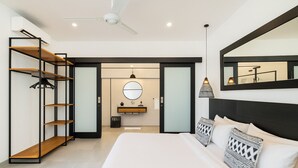 3 bedrooms, iron/ironing board, WiFi, bed sheets - Vibey, spacious 3-bedroom villa with WiFi, AC, Pool, in the heart of Canggu (Canggu, Kec.Kuta Utara, Kab. Badung)