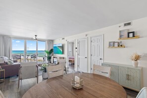 Dining - Newly Renovated Luxury 2BR/2BA Beachfront Retreat with Panoramic Gulf Views! (Destin)