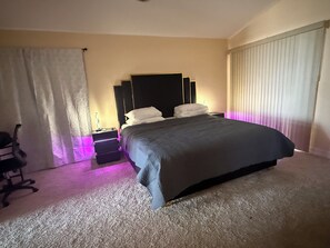 4 bedrooms, iron/ironing board, free WiFi, bed sheets