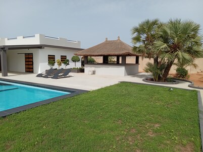 Quiet house with private pool