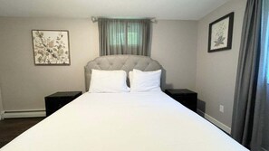 4 bedrooms, desk, iron/ironing board, free WiFi