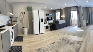 Interior - D'Moda lodging. Bright apartment in the center of Ribadeo. (Ribadeo)
