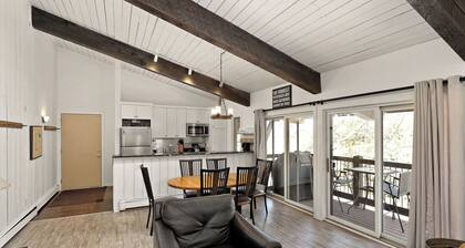 Beautiful 2 Bedroom + Loft Located in Snowmass