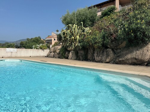 Sea view, Propriano, beautiful Apartment T3 balcony, on the heights, spacious, quiet