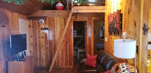 Living area - The Knotty Bear - Greer Arizona
www.knottybearaz.com (Greer)