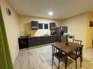 Dining - ZEMMA Apartments Unit 2 (Willemstad)
