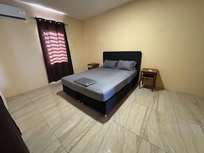 2 chambres, fer et planche à repasser, Wi-Fi gratuit, draps fournis