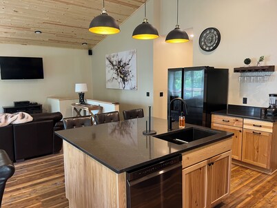Modern 4BR Long Lake Home: Private Sauna, Heated Garage & Dock