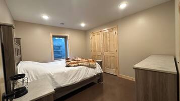 4 Schlafzimmer, Bügeleisen/Bügelbrett, WLAN, Bettwäsche