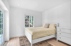 In-room safe, iron/ironing board, free WiFi, bed sheets