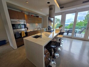 Microwave, oven, stovetop, dishwasher