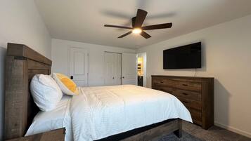 2 bedrooms, iron/ironing board, WiFi