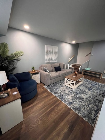 Charming 2-bedroom condo in fantastic Flat Rock with WiFi, AC