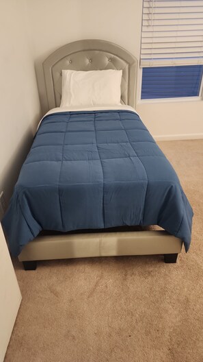 6 chambres, fer et planche à repasser, Wi-Fi, draps fournis