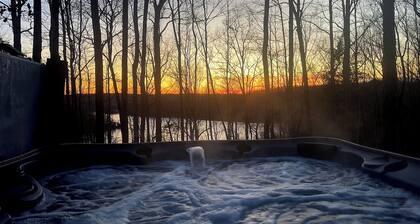 Private Dome w, Hot Tub & Outdoor Shower Lake Views Couples Retreat