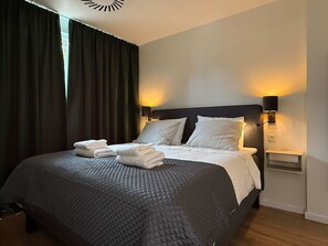 1 chambre, bureau, fer et planche à repasser, Wi-Fi