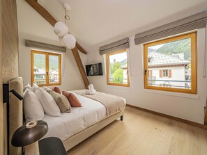 4 chambres, fer et planche à repasser, lit parapluie, Wi-Fi