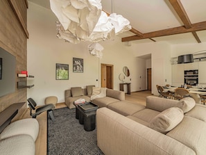 TV - Paradisa Penthouse – Magnificent central 4-bedroom Penthouse (Chamonix-Mont-Blanc)
