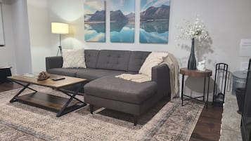 House, Balcony, Mountain View | Living area