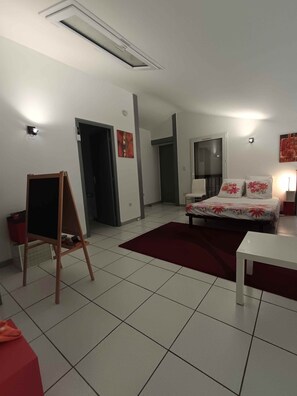 3 chambres, fer et planche à repasser, lit parapluie, Wi-Fi