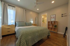 2 bedrooms, iron/ironing board, travel cot, free WiFi