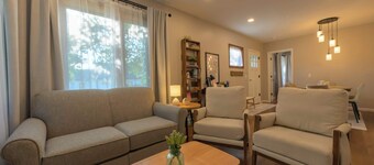 The Mid-Town Cottage