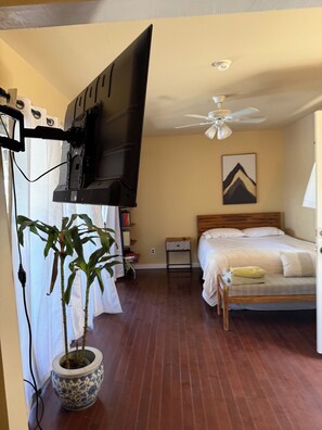 2 habitaciones, tabla de planchar con plancha, wifi y ropa de cama 