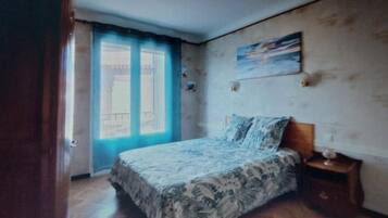 3 chambres, fer et planche Ă repasser, Wi-Fi, draps fournis