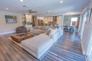 Smart-TV, Tischtennisplatte