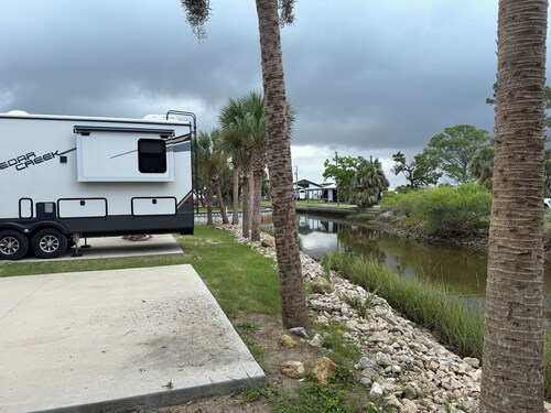 1 RV Pad B-Lot in Horseshoe Beach on concrete slab on Canal.