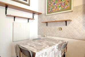 Dining - Comfortable one-bedroom apartment in Milan (Milano)