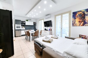 2 chambres, fer et planche à repasser, Wi-Fi, draps fournis