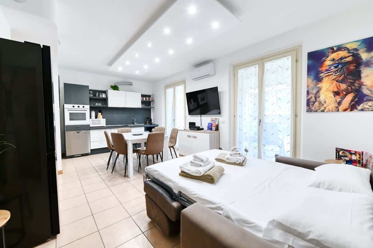 2 bedrooms, iron/ironing board, travel cot, WiFi