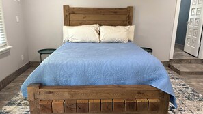 3 chambres, fer et planche à repasser, Wi-Fi, draps fournis