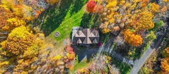 Huge Log Cabin by Lake • 22 PPL