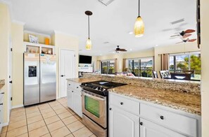Fridge, microwave, stovetop, dishwasher