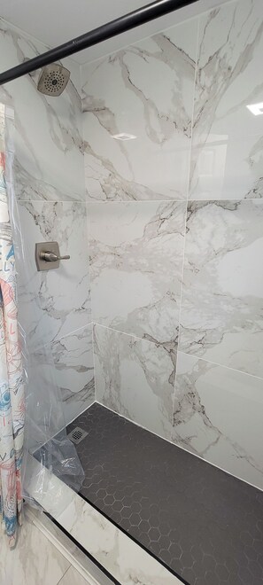 Handtücher, Toilettenpapier