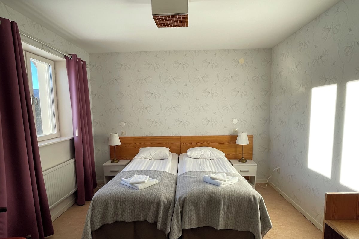 Classic Double or Twin Room, Mountainside | Free WiFi, bed sheets