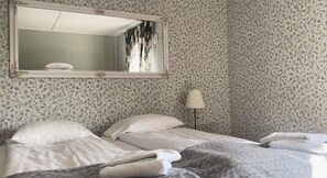 Classic Double or Twin Room, Mountain View | Free WiFi, bed sheets