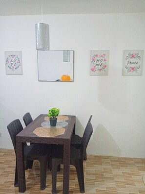Casa, 1 habitación | Comedor