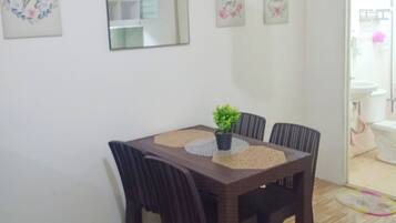 Maison, 1 chambre | Salle à manger