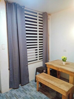House, 2 Bedrooms, Smoking | Dining