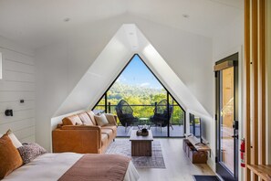 Cuna de viaje, wifi gratis y ropa de cama 